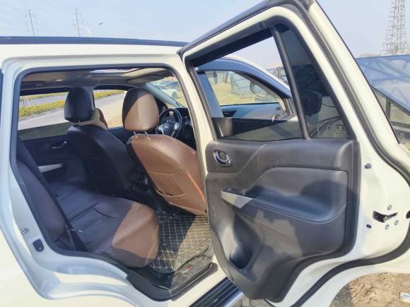 [上海·鄂C] 二手日产途达2020款 2.5L XL Upper 自动两驱豪华版