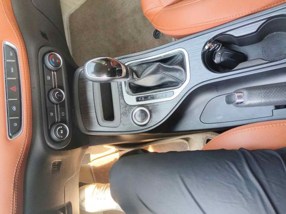 [上海·皖A] 二手奇瑞瑞虎72016款 2.0L CVT耀目版