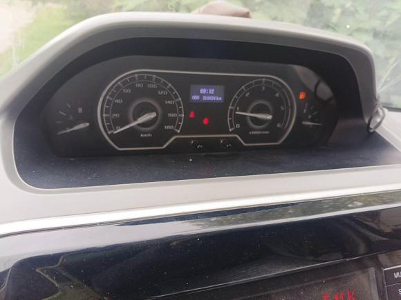 [无锡·浙B] 二手上汽大通MAXUS新途V802018款 2.5T 6挡手动傲运通长轴中顶7/10座