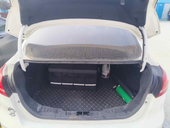 [青岛·鲁B] 二手福特福克斯2018款 三厢经典 1.6L 手动风尚型智行版