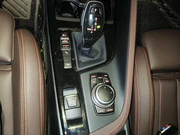 [上海·沪B] 二手宝马宝马X22022款 xDrive25i 曜夜版