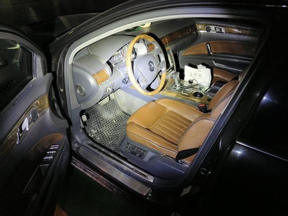 [合肥·皖A] 二手大众辉腾2011款 3.6L V6 4座加长Individual版