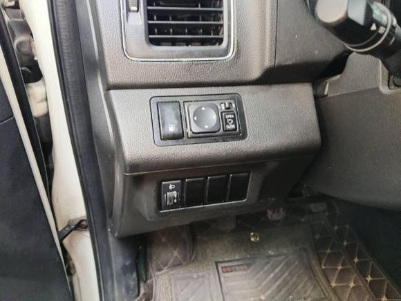 [广州·粤A] 二手东风风行风行F6002016款 F600L 2.0L 尊享型