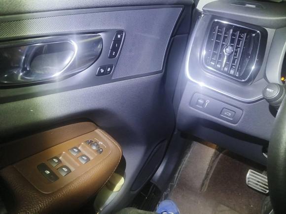 [武汉·鄂A] 二手沃尔沃沃尔沃XC602019款 T5 四驱智逸版 国V