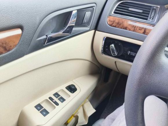 [上海·沪A] 二手斯柯达昊锐2009款 1.8TSI 手动智雅版