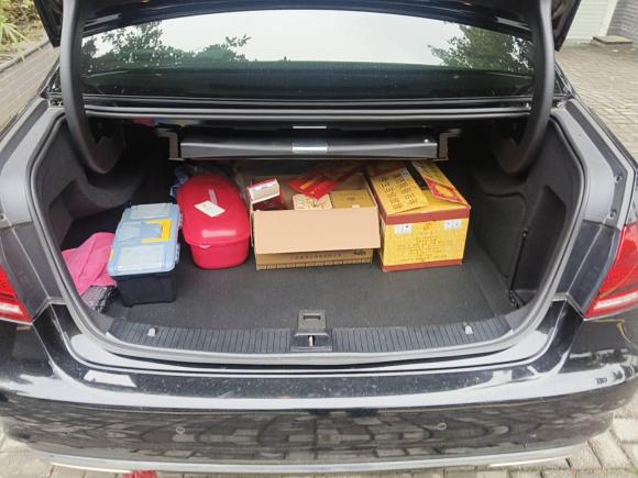 [无锡·苏B] 二手奔驰奔驰E级2014款 E 300 L 运动豪华型