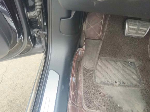 [青岛·鲁U] 二手奥迪奥迪A82013款 A8L 45 TFSI quattro舒适型