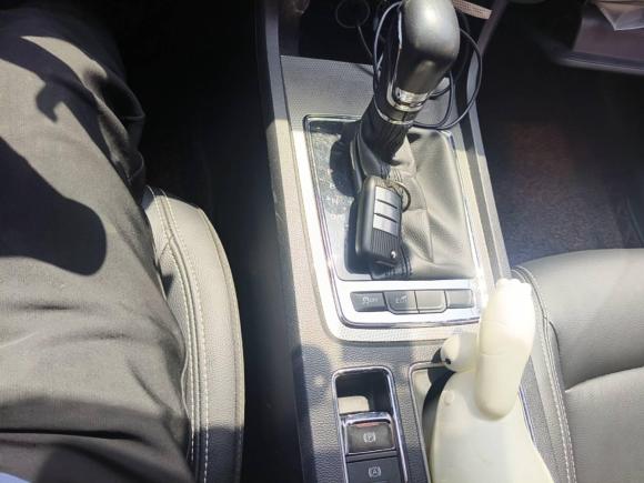 [苏州·苏E] 二手荣威荣威i62018款 20T 自动旗舰版