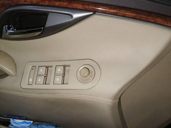 [深圳·粤B] 二手别克君越2011款 2.4L SIDI豪华版