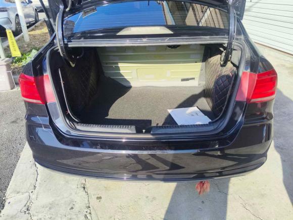 [上海·沪C] 二手大众桑塔纳2016款 1.6L 手动风尚版