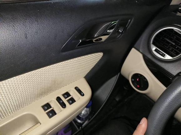 [成都·川A] 二手大众朗逸2011款 1.6L 手动品悠版