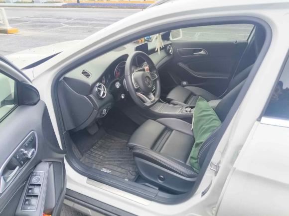 [上海·沪B] 二手奔驰奔驰GLA2019款 GLA 200 动感型