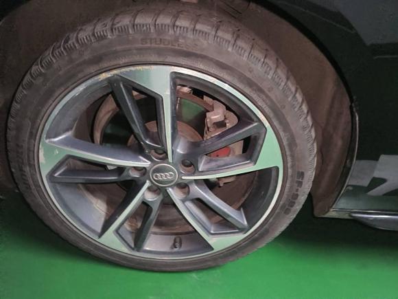 [济南·鲁A] 二手奥迪奥迪A4L2020款 40 TFSI 时尚动感型