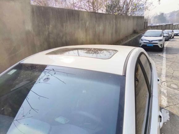 [南京·苏A] 二手荣威荣威3602017款 1.5L 自动豪华版