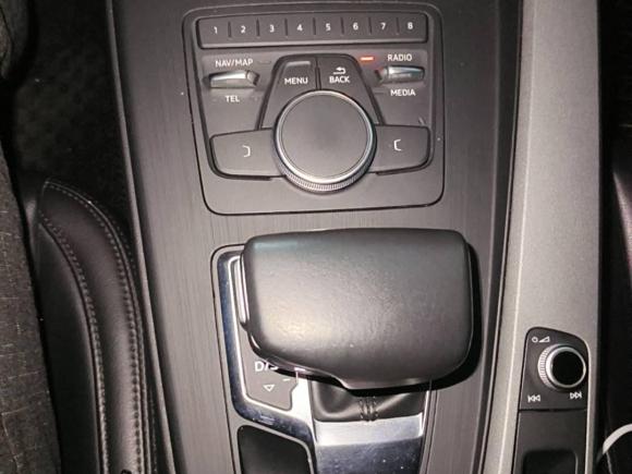 [上海·沪B] 二手奥迪奥迪A4L2018款 30周年年型 40 TFSI 进取型