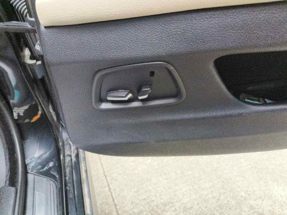 [成都·川A] 二手宝马宝马5系2011款 523Li 豪华型