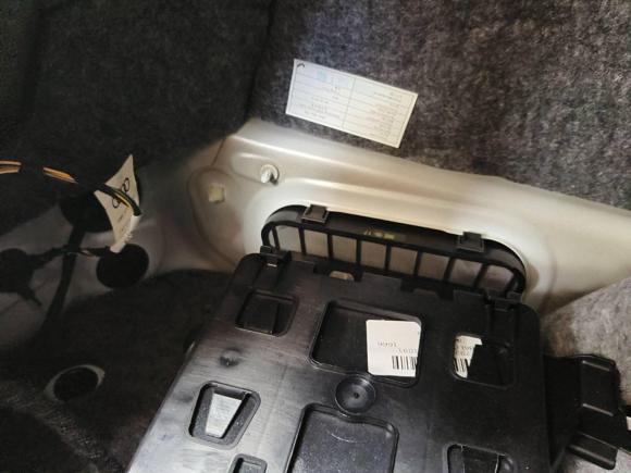 [广州·粤E] 二手奥迪奥迪A4L2022款 40 TFSI 时尚动感型