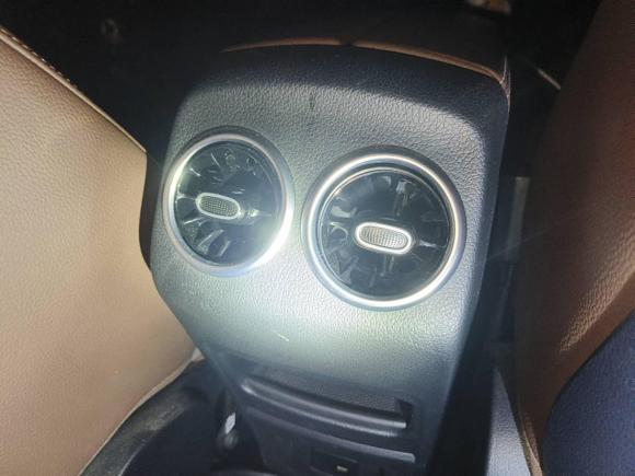 [广州·粤W] 二手奔驰奔驰GLB2022款 改款 GLB 200 动感型