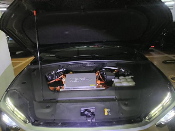 [深圳·粤B] 二手蔚来蔚来ES82022款 100kWh 六座版