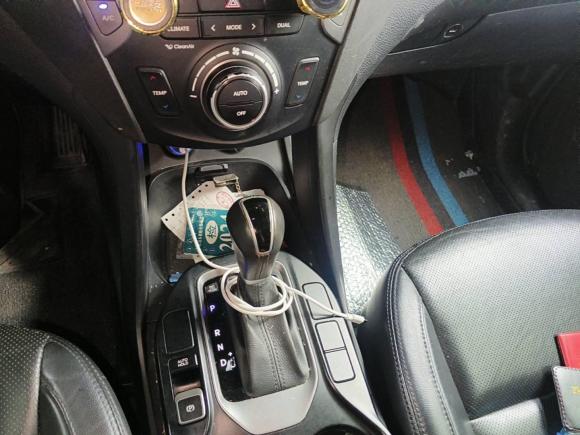 [广州·川A] 二手现代胜达2015款 2.0T 自动四驱智能型 7座