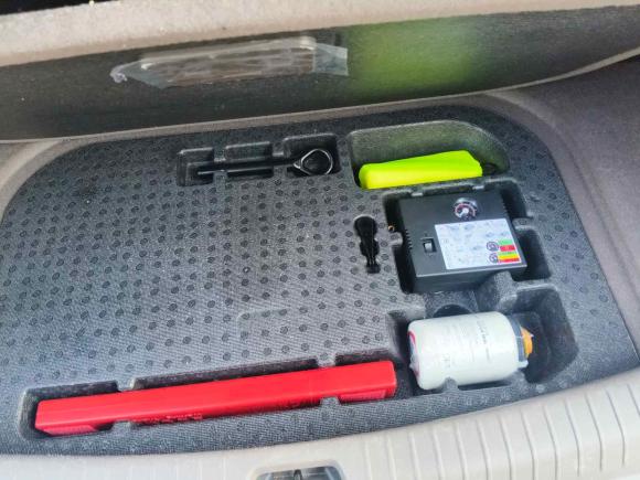 [上海·沪A] 二手腾势腾势D92023款 DM-i 945 公务版