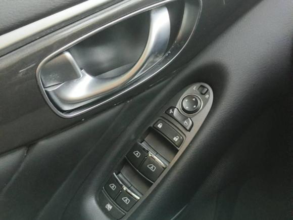 [上海·沪D] 二手英菲尼迪英菲尼迪Q502014款 2.0T 舒适版