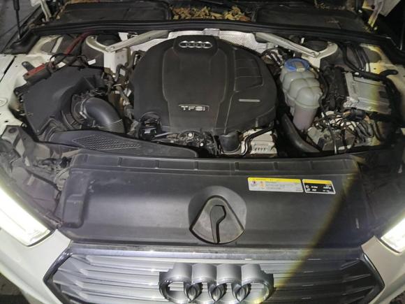 [南京·苏A] 二手奥迪奥迪A4L2018款 30周年年型 40 TFSI 时尚型