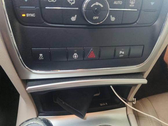 [深圳·粤B] 二手Jeep大切诺基2011款 3.6L 豪华导航版