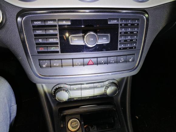 [武汉·鄂A] 二手奔驰奔驰GLA2015款 GLA 220 4MATIC 时尚型