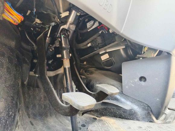 [宁波·浙B] 二手上汽大通MAXUS新途V802023款 2.0T 手动经典傲运通长轴中顶6/7/8/9座