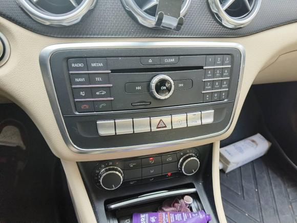 [上海·沪D] 二手奔驰奔驰GLA2018款 GLA 200 动感型