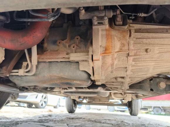 [义乌·浙G] 二手大通新途V802015款 2.5T 手动傲运通版短轴中顶