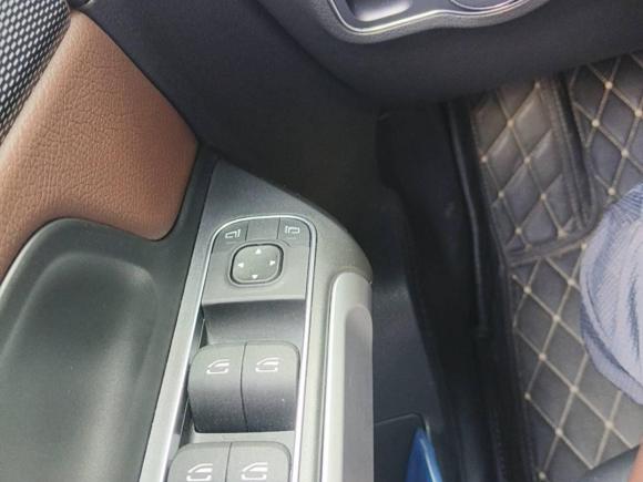 [上海·沪B] 二手奔驰奔驰GLB2022款 改款二 GLB 200 动感型