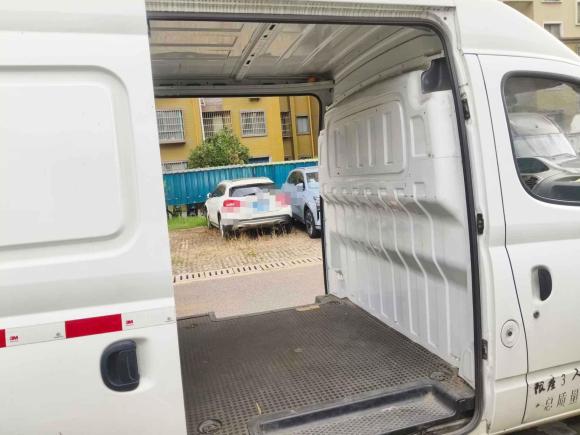 [南昌·赣A] 二手上汽大通MAXUS新途V802021款 2.0T 手动经典城配王长轴中顶3座