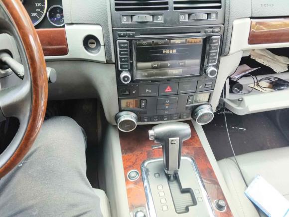 [无锡·苏B] 二手大众途锐2007款 3.6L 豪华型