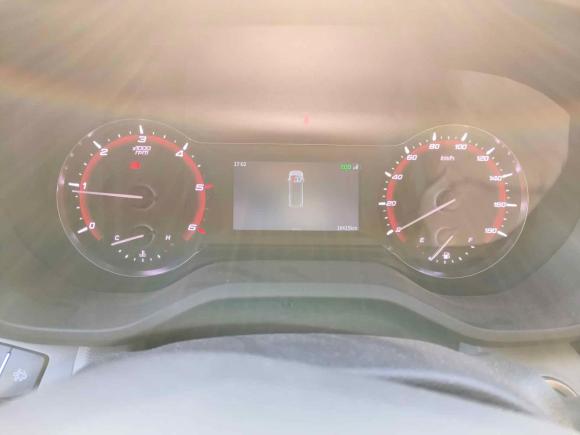 [上海·鲁R] 二手上汽大通MAXUS新途V702023款 2.0T 精英版 手动短轴低顶 5/6座（125Ps）