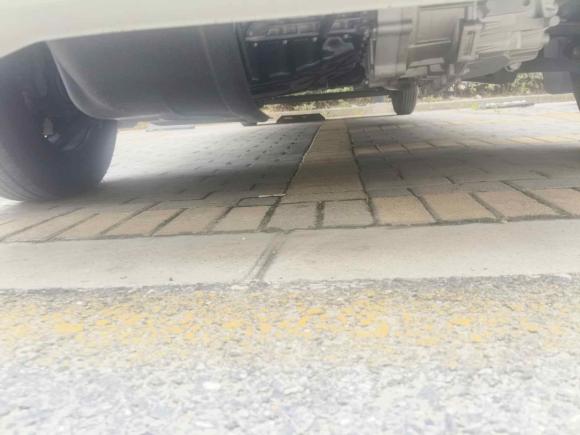 [上海·苏E] 二手上汽大通MAXUS新途V802025款 超值版城配王 2.0T 手动长轴中顶127Ps 3座