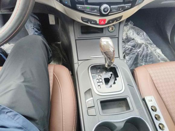 [上海·闽D] 二手比亚迪比亚迪S72016款 2.0T 自动尊贵型