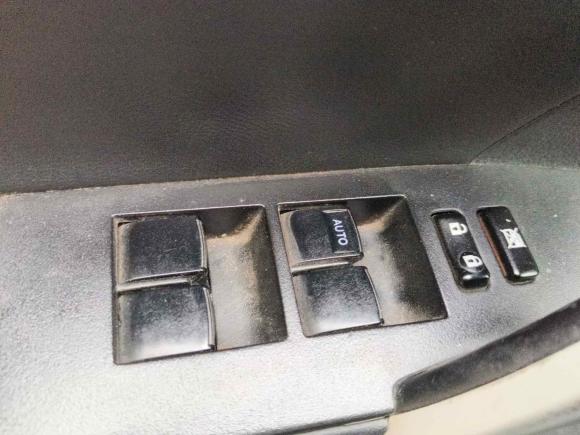 [武汉·鄂A] 二手丰田卡罗拉2017款 改款双擎 1.8L E-CVT精英版