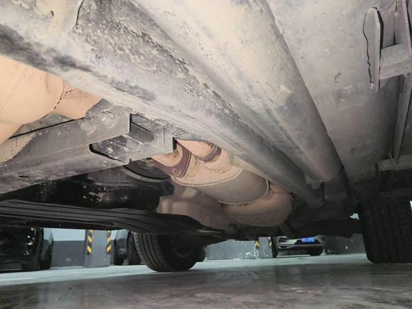 [广州·粤A] 二手路虎发现2016款 3.0 SC 曜黑典藏版 SE