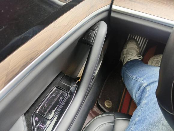 [广州·粤A] 二手哪吒汽车哪吒S2022款 增程版 1160km 后驱中版