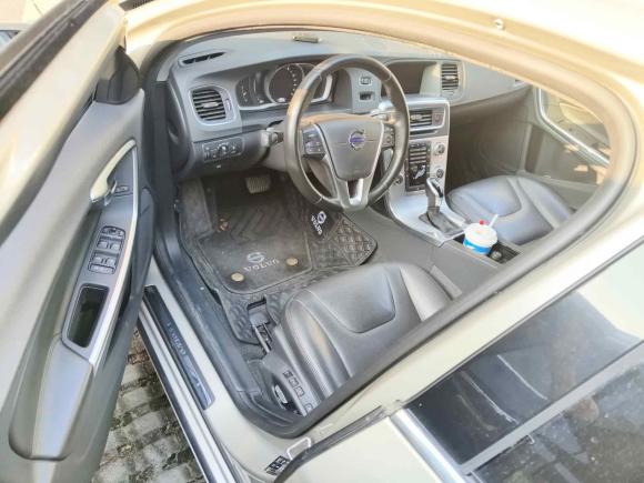 [上海·皖C] 二手沃尔沃沃尔沃V602017款 T5 智逸版 国V