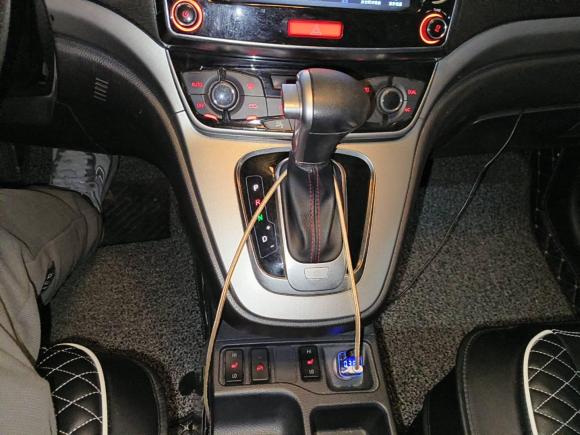 [西安·陕A] 二手哈弗哈弗H62015款 运动版 1.5T 自动两驱豪华型