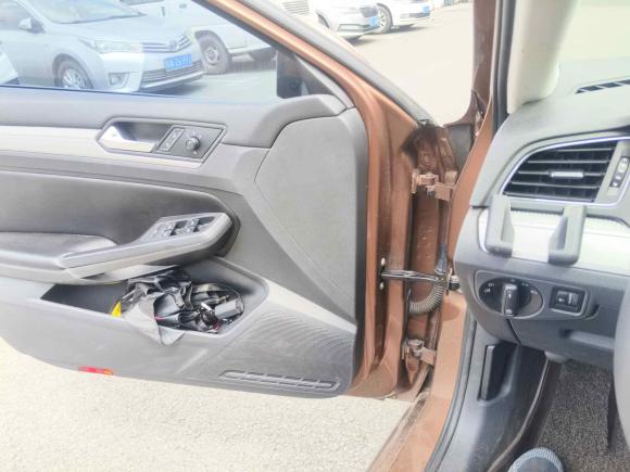 [上海·粤S] 二手大众凌渡2015款 230TSI DSG风尚版