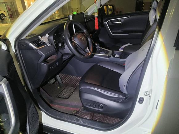 [成都·川A] 二手丰田RAV4荣放2020款 2.0L CVT两驱尊贵版