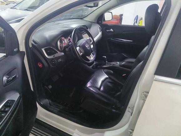 [上海·沪D] 二手道奇酷威2013款 2.4L 两驱尊尚版