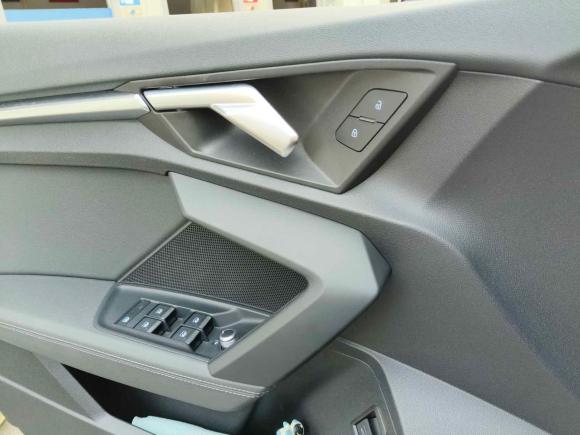 [上海·沪D] 二手奥迪奥迪A32021款 A3L Limousine 35 TFSI 时尚运动型