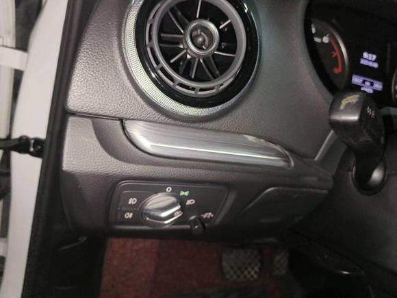 [西安·陕A] 二手奥迪奥迪A32016款 Sportback 35 TFSI 风尚型