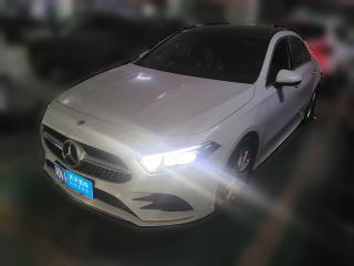 奔驰奔驰A级2020款 改款 A 200 L 运动轿车时尚型