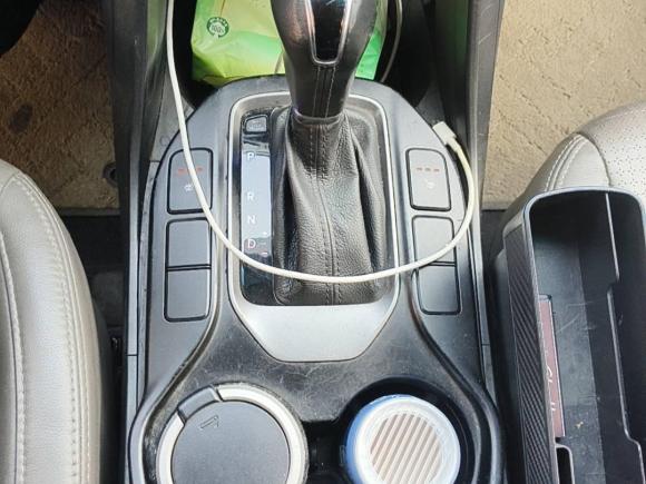 [广州·粤A] 二手现代格越2013款 2.2T 7座四驱舒适版